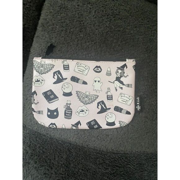 Ipsy x Valfie Makeup Bag October 2016 Black Magic Witch Halloween Glam Zip - Picture 1 of 7
